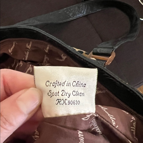 #1029+ Leopard Print Tote Bag with Black Accents - Picture 4 of 8